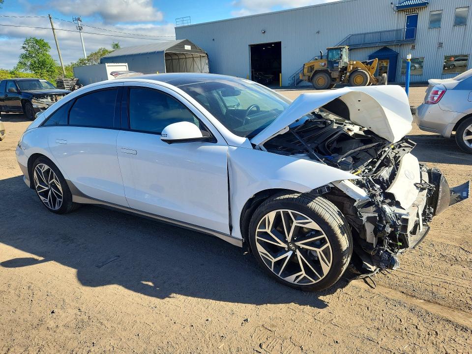2024 Hyundai VIN KMHM54AC1RA059774 COPART salvage auction — FRONT END, Qc - Gravement Accidente, sold $8,000 on 2026-07-07 (photo 4)