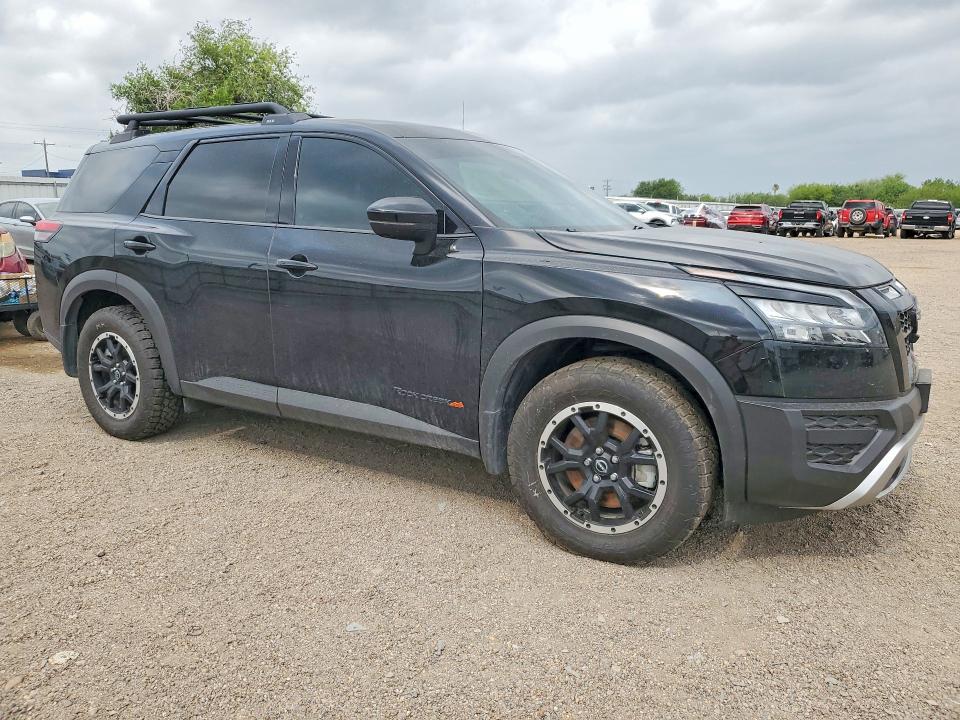 2025 Nissan Pathfinder VIN 5N1DR3BD8SC305252 COPART salvage auction — WATER/FLOOD, Tx - Salvage Vehicle Title, sold $7,800 on 2026-07-22 (photo 4)