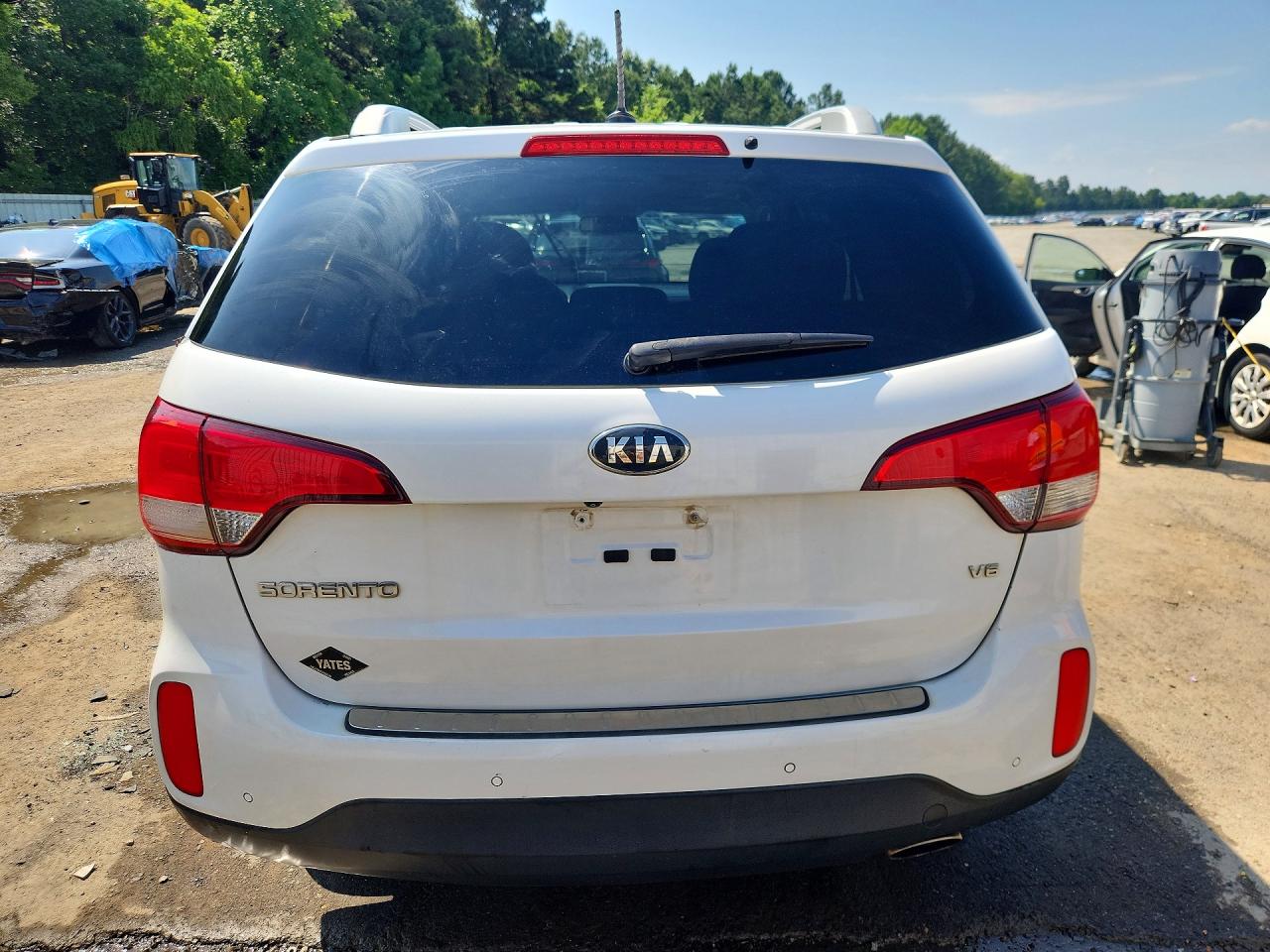 2015 Kia Sorento VIN 5XYKT4A74FG612868 COPART salvage auction — Minor Dent/Scratches, LA - CERT OF TITLE-SALVAGE, sold $2,050 on 2026-07-09 (photo 6)