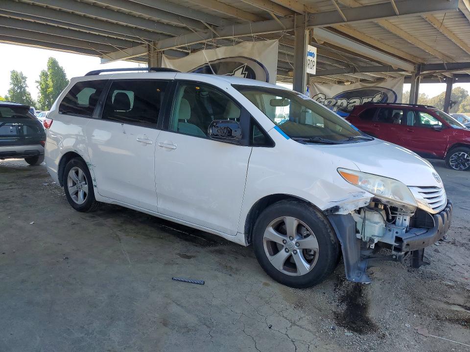 2015 Toyota Sienna VIN 5TDKK3DCXFS682058 COPART salvage auction — FRONT END, CA - SALVAGE CERTIFICATE, sold $1,850 on 2026-07-28 (photo 4)