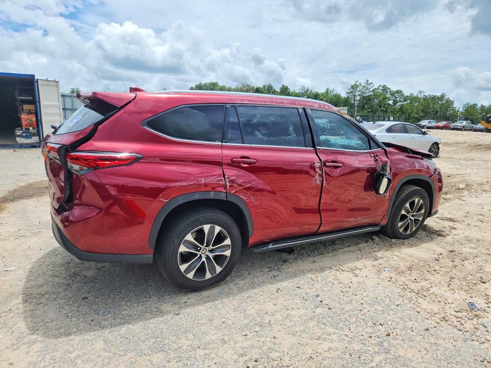 2021 Toyota Highlander VIN 5TDHZRAHXMS039439 COPART salvage auction — ROLLOVER, Fl - Certificate Of Destruction, sold $6,400 on 2026-07-06 (photo 3)