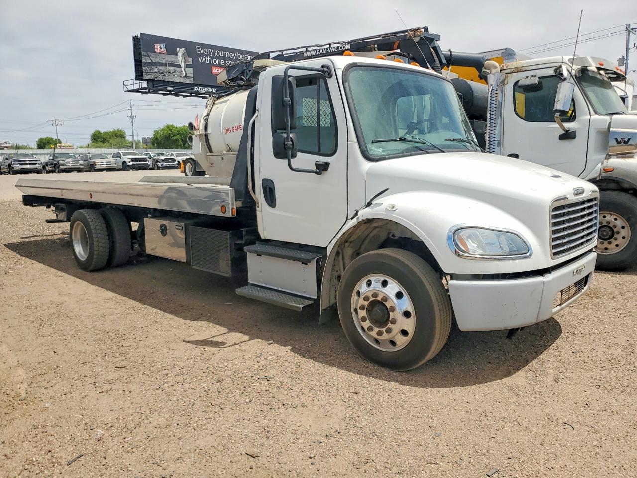 2019 Freightliner M2 106 VIN 1FVACWD24KHJY5124 COPART salvage auction — Normal Wear, AZ - CERTIFICATE OF TITLE (P), sold $18,000 on 2026-07-06 (photo 4)