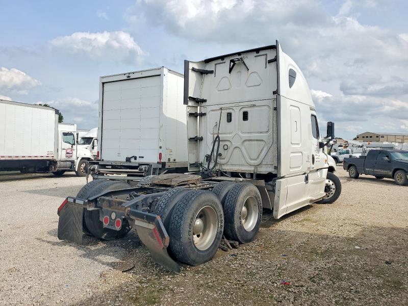 2017 Freightliner Cascadia 125 VIN 3AKJGLDR0HSHR0632 COPART salvage auction — FRONT END, TX - SALVAGE VEHICLE TITLE, sold $8,200 on 2026-07-23 (photo 4)