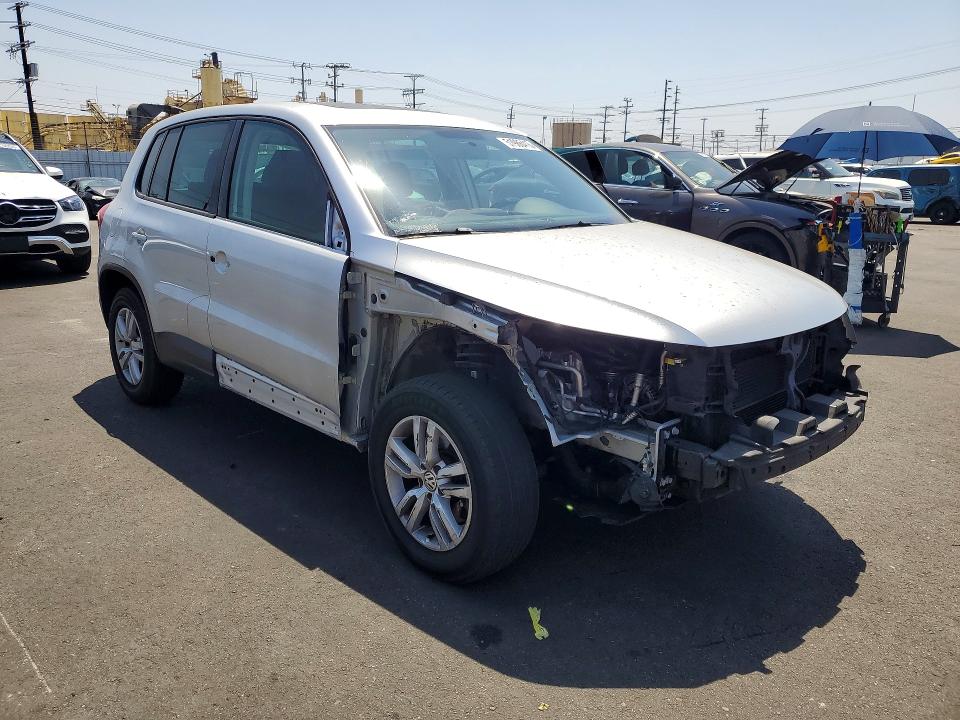 2013 Volkswagen VIN WVGAV3AX6DW562504 COPART salvage auction — FRONT END, Salvage Title, sold $875 on 2026-07-13 (photo 4)