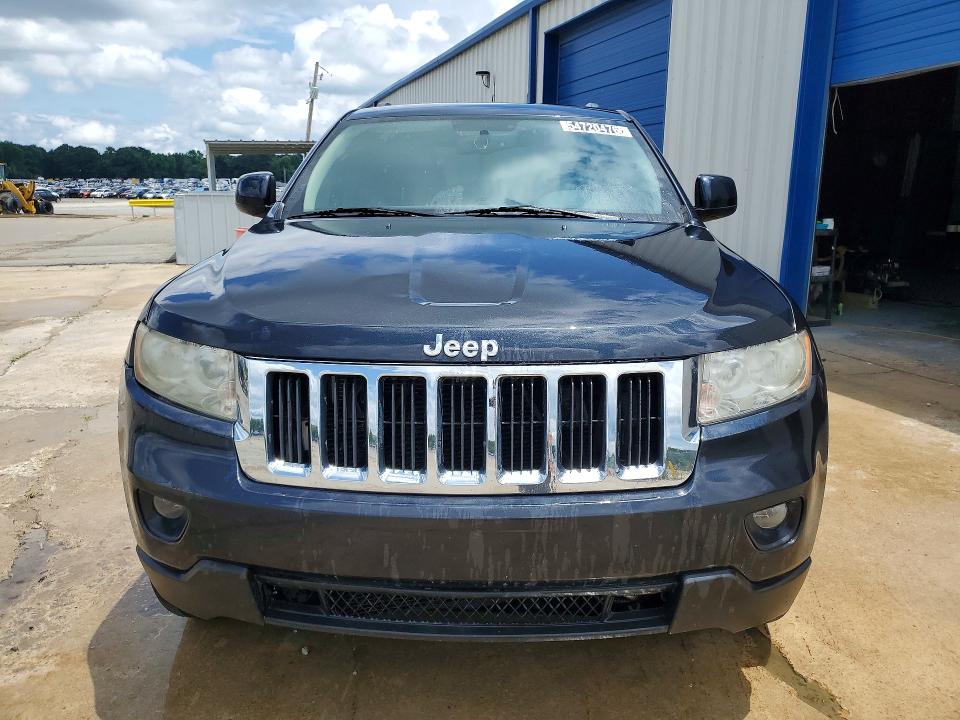 2013 Jeep Grand cherokee VIN 1C4RJFAG8DC549310 COPART salvage auction — MINOR DENT/SCRATCHES, WV - CERTIFICATE OF TITLE, sold $60 on 2026-07-07 (photo 5)