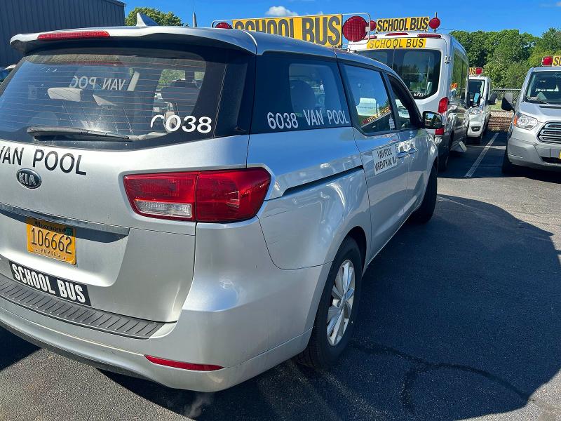 2017 Kia SEDONA VIN KNDMA5C18H6259666 COPART salvage auction — NORMAL WEAR, MA - CERTIFICATE OF TITLE (P), sold $700 on 2026-07-02 (photo 4)