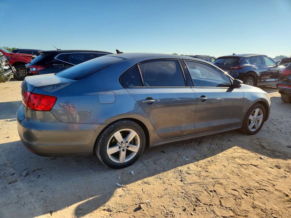 2012 Volkswagen Jetta VIN 3VWLL7AJ7CM012407 COPART salvage auction — MINOR DENT/SCRATCHES, Mt - Certificate Of Title, sold $625 on 2026-07-09 (photo 3)