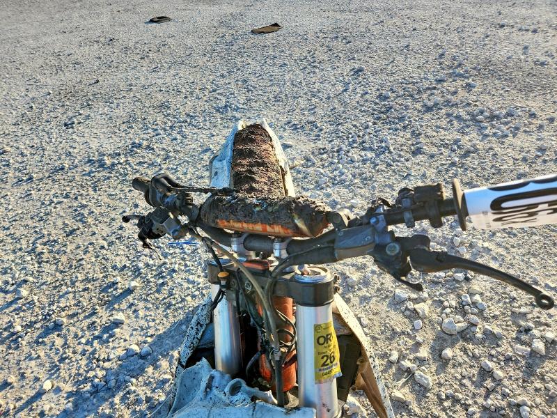 2022 Ktm 250 VIN VBKSXK433NM165799 COPART salvage auction — BURN, Mi - Certificate Of Title, sold $775 on 2026-07-02 (photo 5)