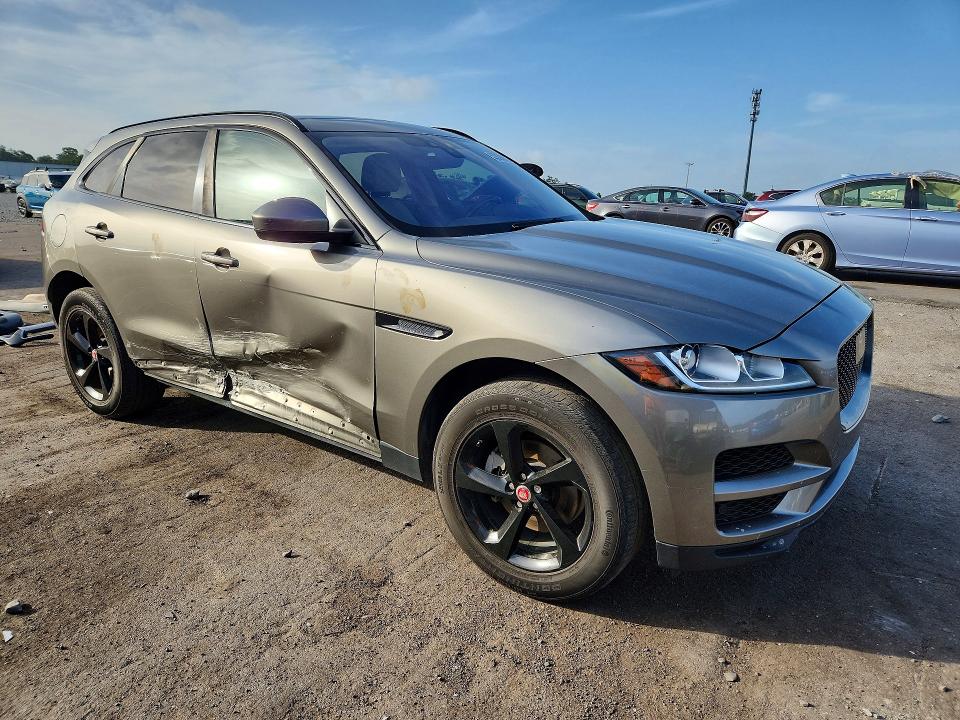 2019 Jaguar F-pace VIN SADCJ2FX4KA609569 COPART salvage auction — SIDE, Fl - Cert Of Title Slvg Rebuildable, sold $3,750 on 2026-07-15 (photo 4)