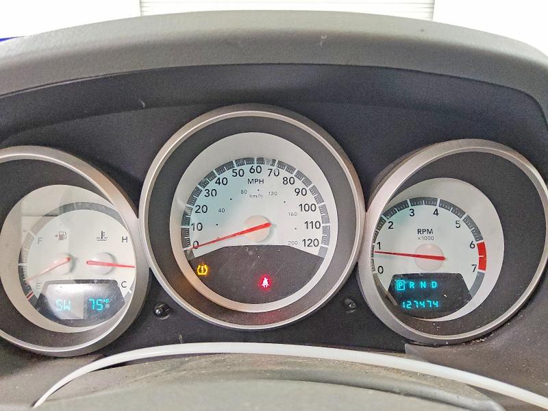 2010 Dodge Grand caravan VIN 2D4RN4DE4AR307669 COPART salvage auction — MINOR DENT/SCRATCHES, TX - CERTIFICATE OF TITLE, sold $100 on 2026-07-09 (photo 9)