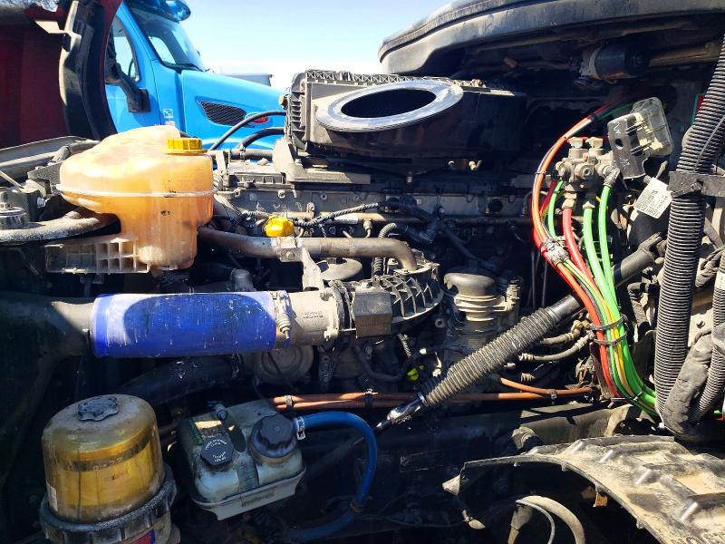 2020 Freightliner Cascadia VIN 3AKJHHDR8LSLJ7285 COPART salvage auction — MINOR DENT/SCRATCHES, WV - CERTIFICATE OF TITLE, sold $8,000 on 2026-07-15 (photo 7)