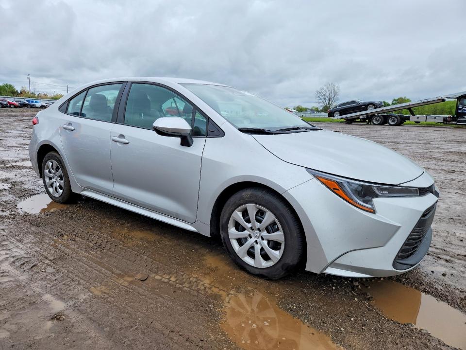 2025 Toyota Corolla VIN 5YFB4MDE4SP300806 COPART salvage auction — HAIL, OH, sold $8,000 on 2026-07-13 (photo 4)