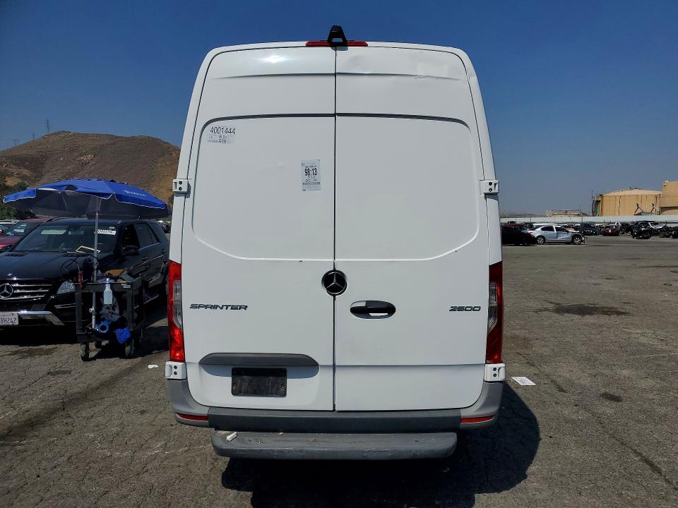 2022 Mercedes-benz VIN W1Y4ECHY5NT081223 COPART salvage auction — MINOR DENT/SCRATCHES, Ca - Dis/Dlr/Exp Only Clean Title (P), sold $13,500 on 2026-07-09 (photo 6)