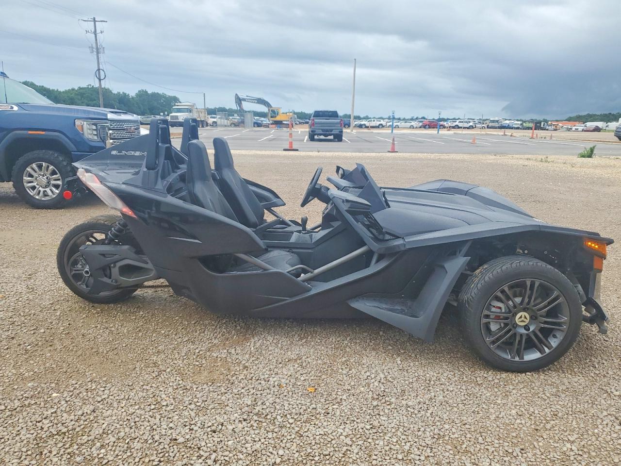 2017 Polaris SLINGSHOT VIN 57XAASFA3H8120506 COPART salvage auction — Minor Dent/Scratches, FL - CERTIFICATE OF TITLE (P), sold $9,900 on 2026-07-07 (photo 1)