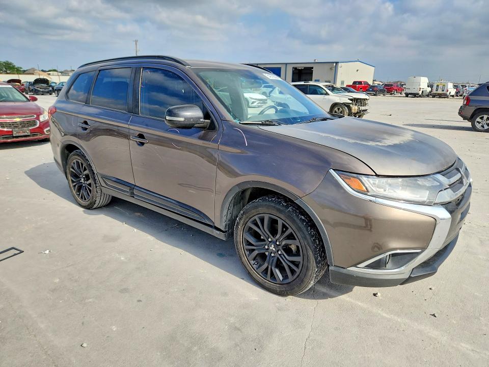 2018 Mitsubishi Outlander VIN JA4AD3A3XJZ064153 COPART salvage auction — SIDE, Tx - Salvage Vehicle Title, sold $2,800 on 2026-07-07 (photo 4)