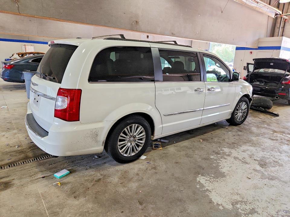 2013 Chrysler VIN 2C4RC1CG3DR723012 COPART salvage auction — FRONT END, VA - CERT OF TITLE - SALVAGE, sold $825 on 2026-07-02 (photo 3)