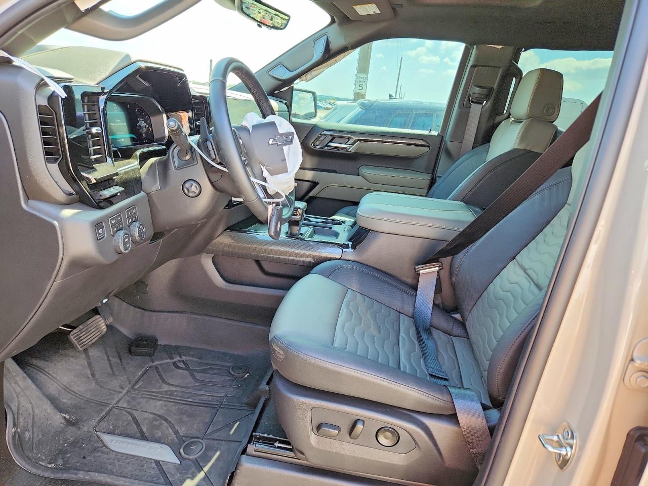 2026 Chevrolet Silverado VIN 3GCUKHE8XTG199423 COPART salvage auction — Front End, TX - SALVAGE VEHICLE TITLE, sold $41,000 on 2026-07-02 (photo 7)