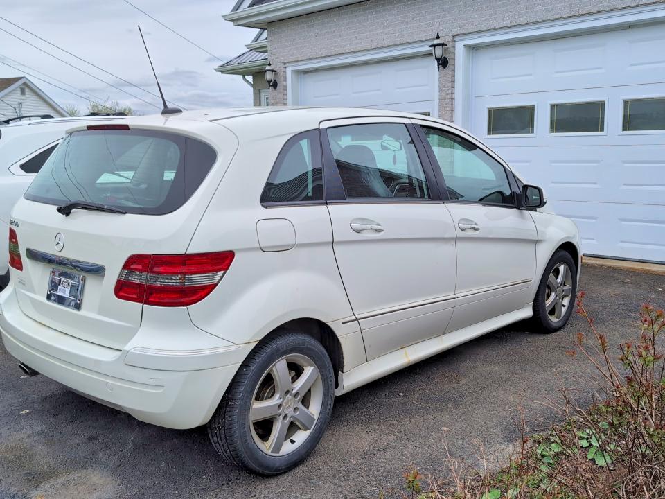 2008 Mercedes-benz B-class VIN WDDFH33XX8J322475 COPART salvage auction — NORMAL WEAR, Ns - Cert Of Registration (P), sold $400 on 2026-07-15 (photo 4)