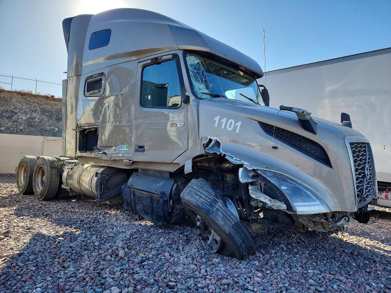 2020 Volvo Vnl VIN 4V4NC9EH6LN204961 COPART salvage auction — FRONT END, Az - Cert Of Title - Salvage, sold $3,850 on 2026-07-30 (photo 1)
