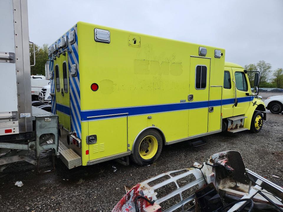 2018 Freightliner M2 106 VIN 1FVACWFC7JHJR9247 COPART salvage auction — MINOR DENT/SCRATCHES, OH - CERTIFICATE OF TITLE, sold $8,900 on 2026-07-18 (photo 3)