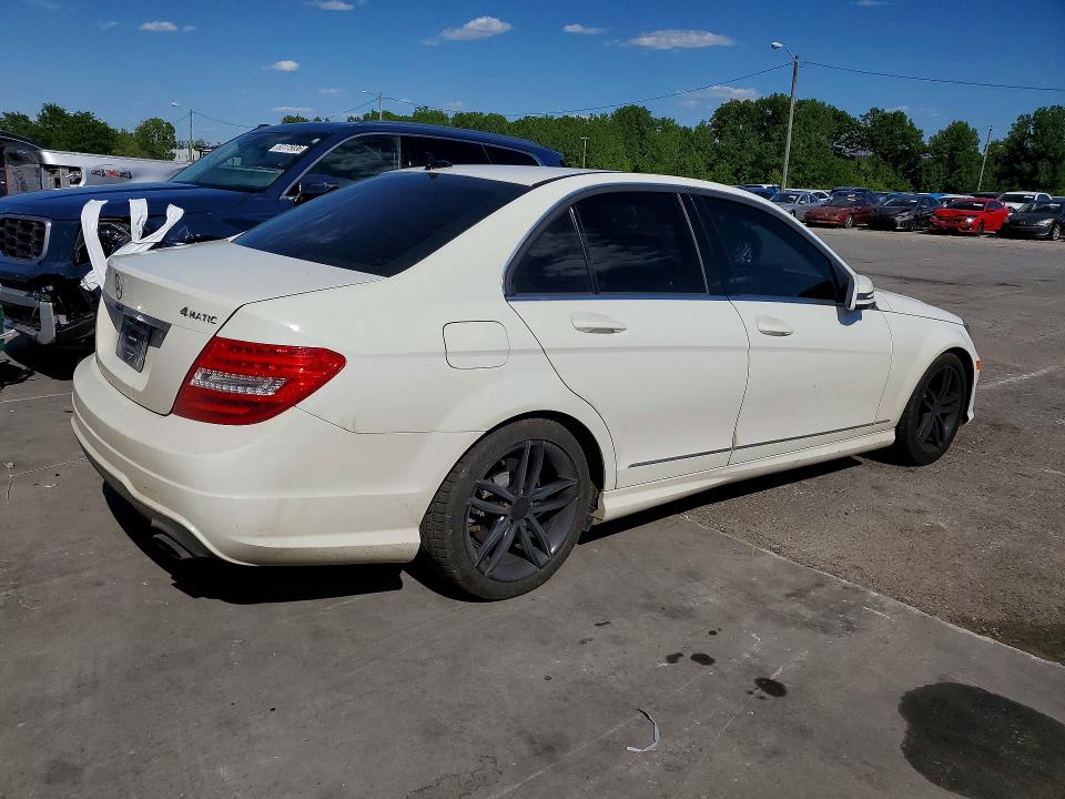 2012 Mercedes-benz C-klasse VIN WDDGF8BB3CR210320 COPART salvage auction — SIDE, IN - CERT OF TITLE-SALVAGE TITLE, sold $1,950 on 2026-08-06 (photo 3)
