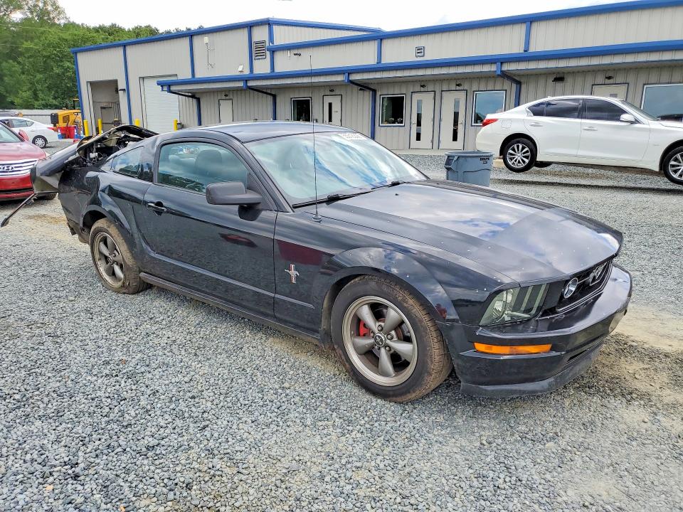 2006 Ford Mustang VIN 1ZVFT80N665158847 COPART salvage auction — REAR END, Nc - Salvage Certificate Of Title, sold $400 on 2026-07-02 (photo 4)