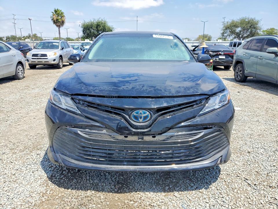 2019 Toyota Camry hybrid VIN 4T1B21HK7KU516393 COPART salvage auction — FRONT END, In - Dis/Dlr/Exp Only Clean Title, sold $10,800 on 2026-07-15 (photo 5)