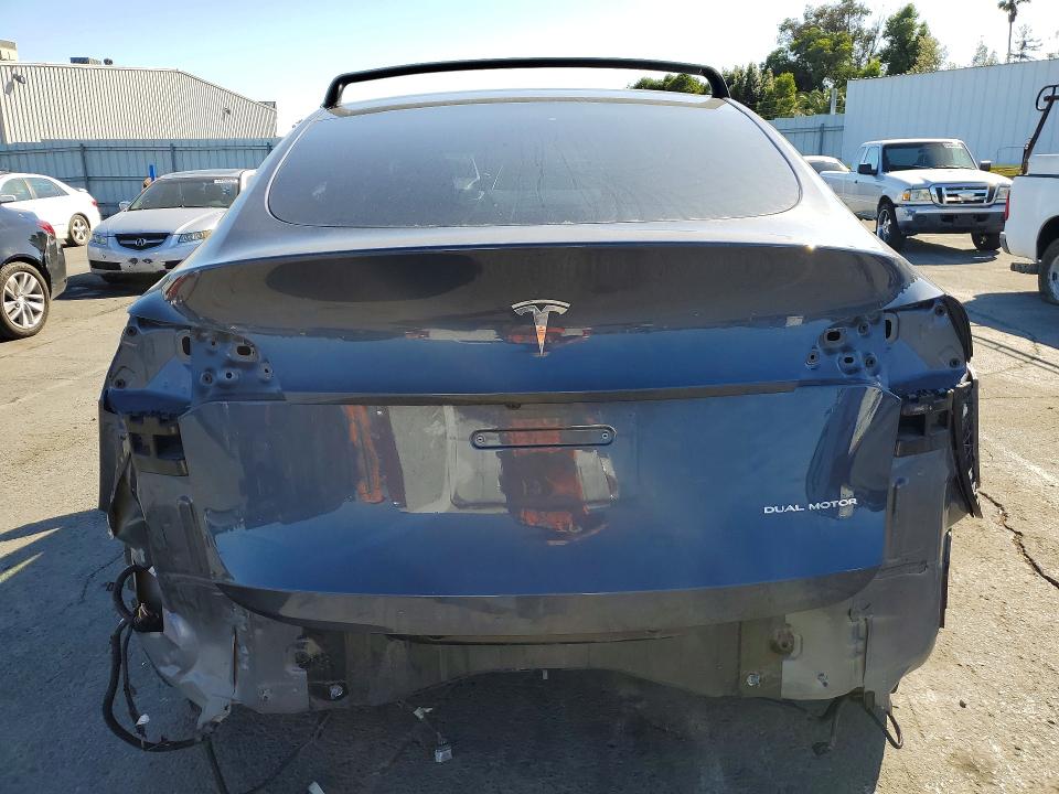 2022 Tesla Model y VIN 7SAYGDEE1NF362781 COPART salvage auction — REAR END, Ca - Salvage Certificate, sold $10,800 on 2026-07-31 (photo 6)