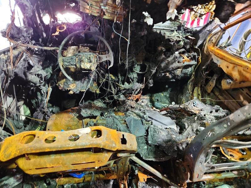 2019 Jeep Cherokee VIN 1C4PJMDN4KD320474 COPART salvage auction — INTERIOR BURN, Mi - Certificate Of Title, sold $300 on 2026-07-02 (photo 8)