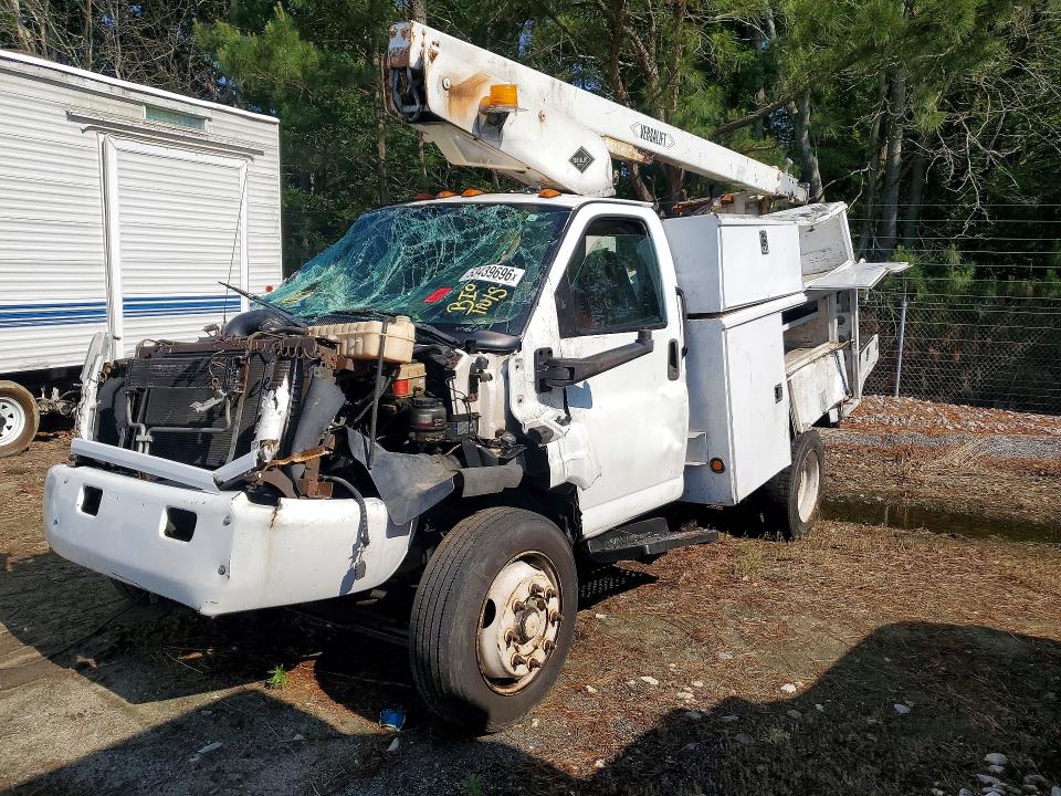 2005 Chevrolet 4500 VIN 1GBE4C1E35F526735 — COPART salvage auction photo