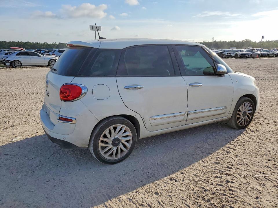 2019 Fiat 500 VIN ZFBNFACH2KZ042229 COPART salvage auction — SIDE, Tx - Salvage Vehicle Title, sold $400 on 2026-08-11 (photo 3)