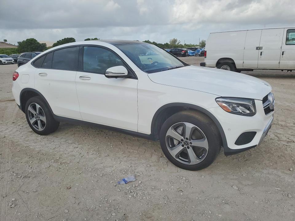 2019 Mercedes-benz Glc VIN WDC0J4KB4KF574713 COPART salvage auction — MINOR DENT/SCRATCHES, Fl - Certificate Of Title, sold $21,100 on 2026-07-21 (photo 4)