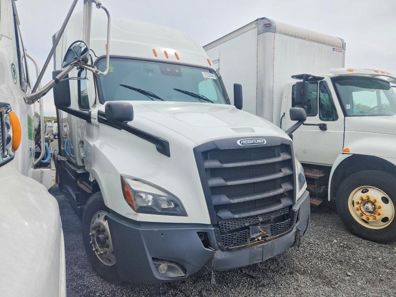 2022 Freigliner Cascadia 126 VIN 3AKJHHDR6NSNB8942 — COPART salvage auction photo
