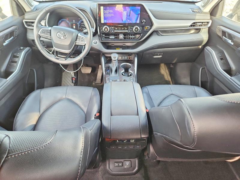 2023 Toyota Highlander VIN 5TDXBRCH9PS123950 COPART salvage auction — HAIL, Mo - Salvage Certificate Of Title, sold $24,200 on 2026-07-08 (photo 8)