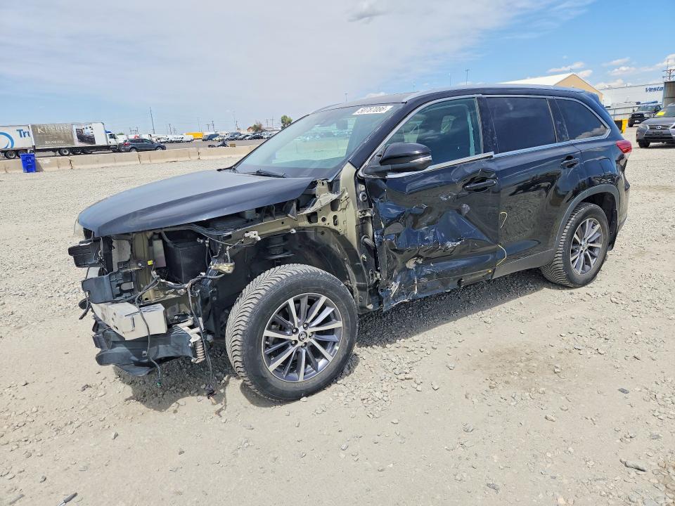 2019 Toyota Highlander VIN 5TDJZRFH4KS619048 — COPART salvage auction photo