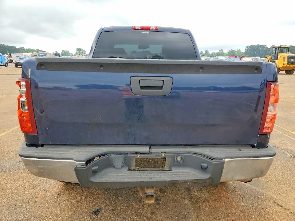 2010 Chevrolet Silverado 1500 VIN 1GCSKSE34AZ258052 COPART salvage auction — REAR END, Tx - Salvage Vehicle Title, sold $200 on 2026-07-20 (photo 6)