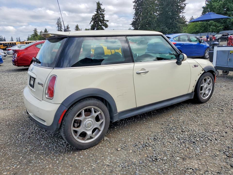 2006 Mini Cooper VIN WMWRE335X6TJ34987 COPART salvage auction — FRONT END, WA - VEHICLE CERT OF OWNERSHIP-TITL (P), sold $200 on 2026-08-04 (photo 3)