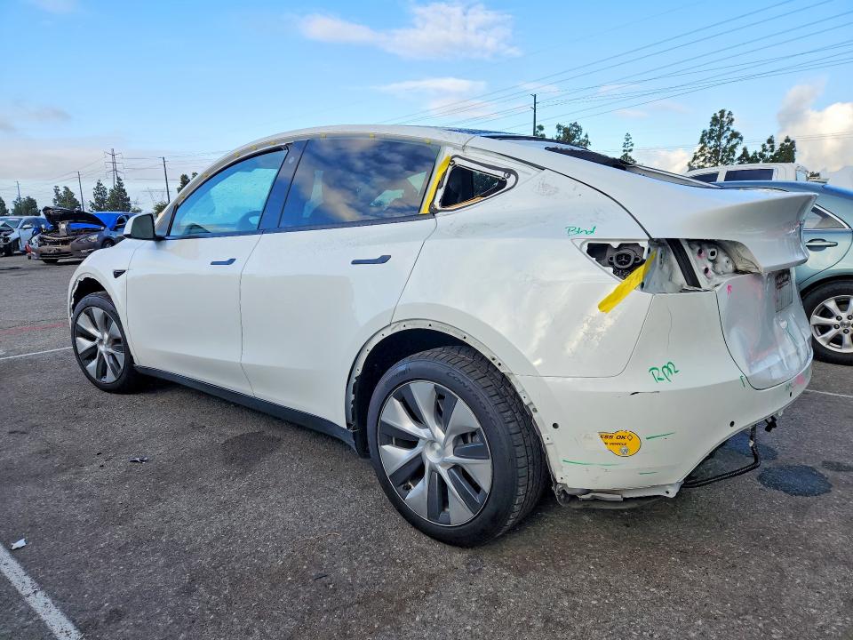 2022 Tesla Model y VIN 7SAYGDEE7NF355804 COPART salvage auction — REAR END, Ca - Salvage Certificate, sold $8,800 on 2026-07-28 (photo 2)