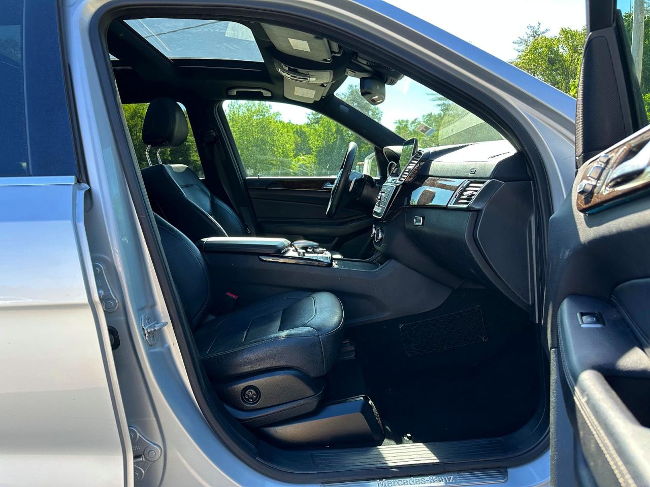 2017 Mercedes-Benz GLS-Class VIN 4JGDF6EE3HA805841 COPART salvage auction — Minor Dent/Scratches, MT - CERTIFICATE OF TITLE, sold $8,700 on 2026-07-01 (photo 5)