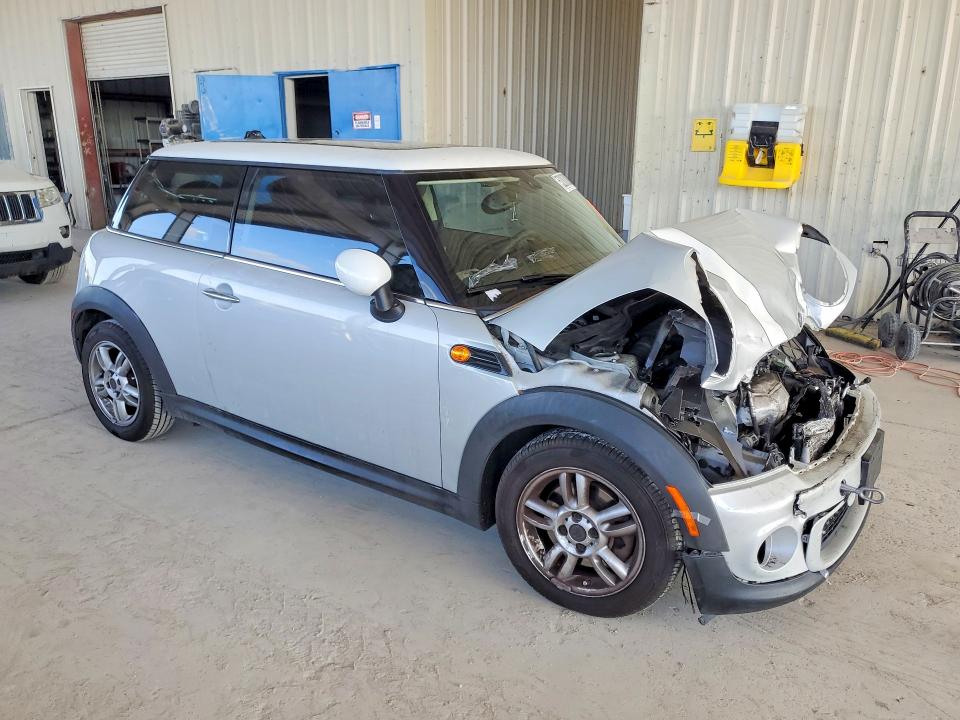 2013 Mini Cooper VIN WMWSU3C53DT683772 COPART salvage auction — FRONT END, Fl - Cert Of Title Slvg Rebuildable, sold $375 on 2026-07-20 (photo 4)