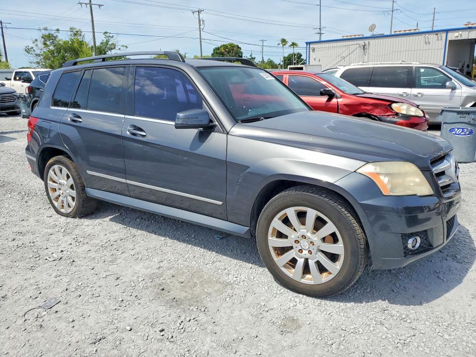 2010 Mercedes-benz Glk-klasse VIN WDCGG5GB5AF522842 COPART salvage auction — MINOR DENT/SCRATCHES, Fl - Certificate Of Title, sold $2,850 on 2026-07-22 (photo 4)