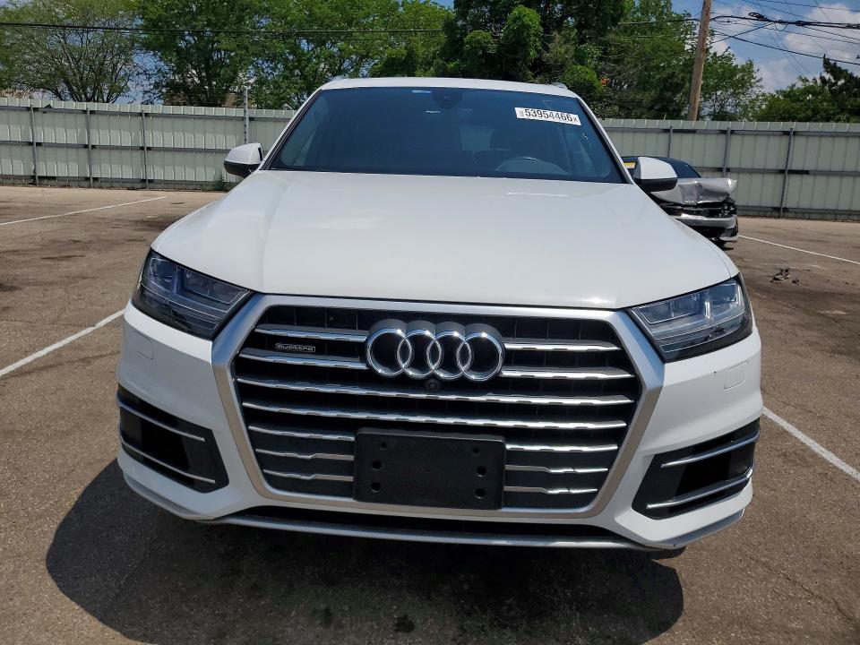 2019 Audi Q7 VIN WA1LAAF70KD023577 COPART salvage auction — MINOR DENT/SCRATCHES, Va - Certificate Of Title, sold $11,600 on 2026-07-08 (photo 5)