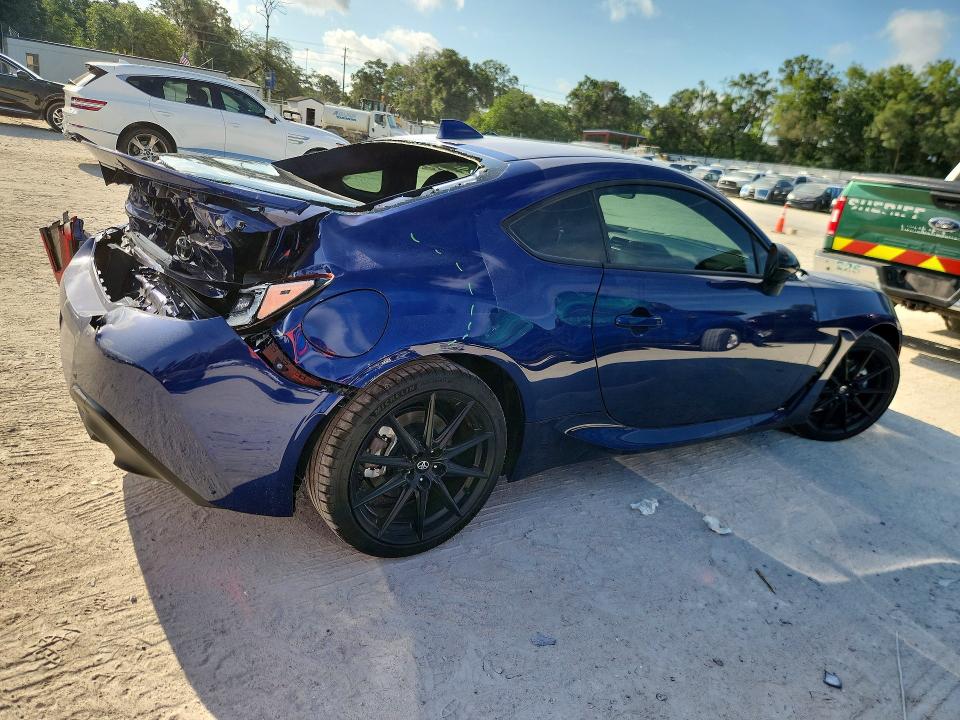 2024 Toyota Gr 86 VIN JF1ZNBE1XR9758643 COPART salvage auction — REAR END, Fl - Cert Of Title Slvg Rebuildable, sold $9,500 on 2026-08-18 (photo 3)