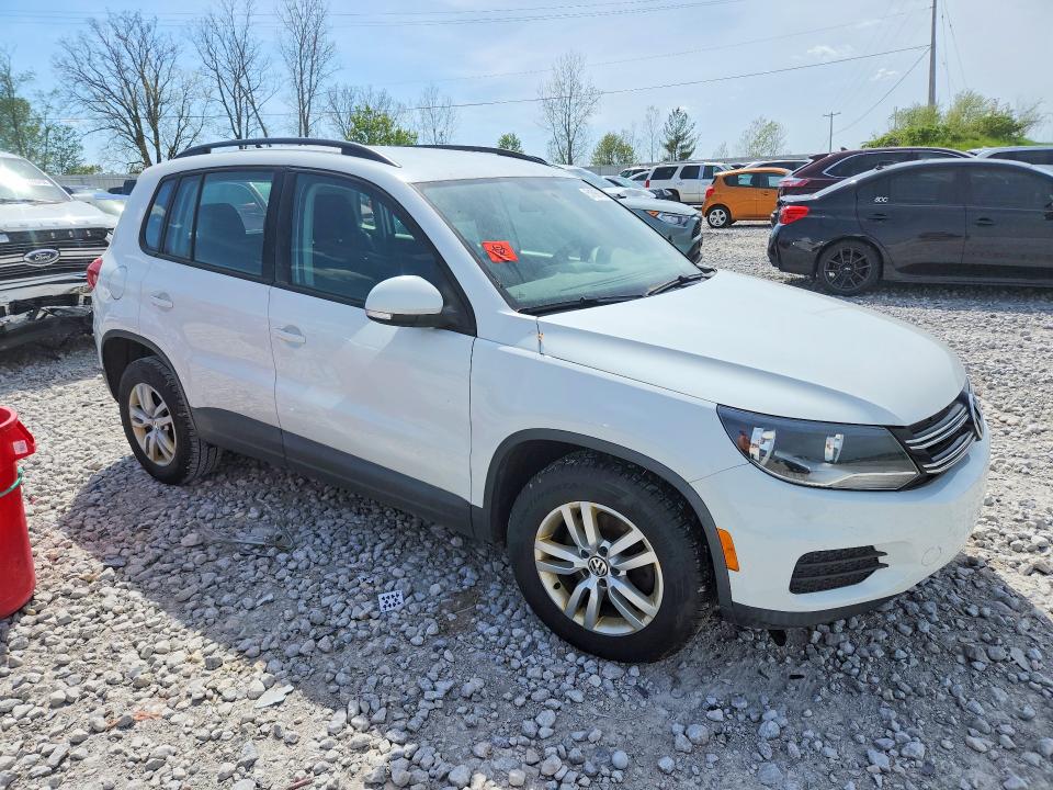2015 Volkswagen Tiguan VIN WVGBV7AX0FW512888 COPART salvage auction — NORMAL WEAR, Mi - Dealer Only Clean Title, sold $600 on 2026-07-16 (photo 4)