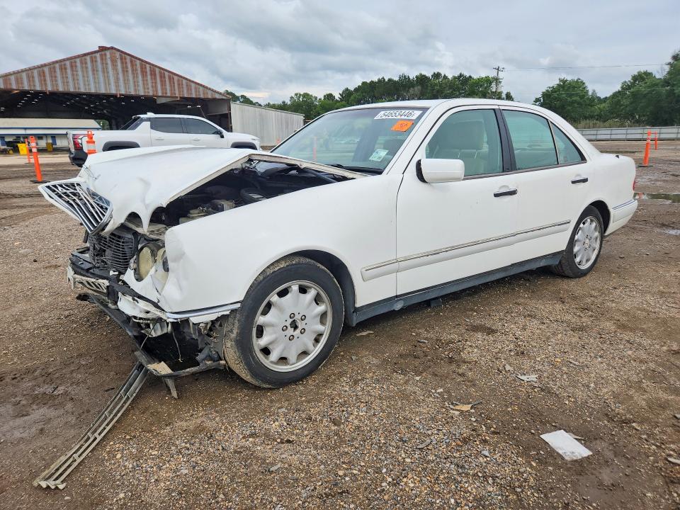 1996 Mercedes-benz E-class VIN WDBJF55F9TJ010343 COPART salvage auction — FRONT END, LA - CERT OF TITLE-SALVAGE, sold $200 on 2026-07-10 (photo 1)