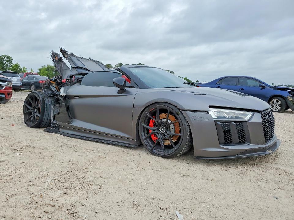 2017 Audi R8 VIN WUAVACFX8H7904676 COPART salvage auction — BURN, Tx - Salvage Vehicle Title, sold $3,800 on 2026-08-14 (photo 4)