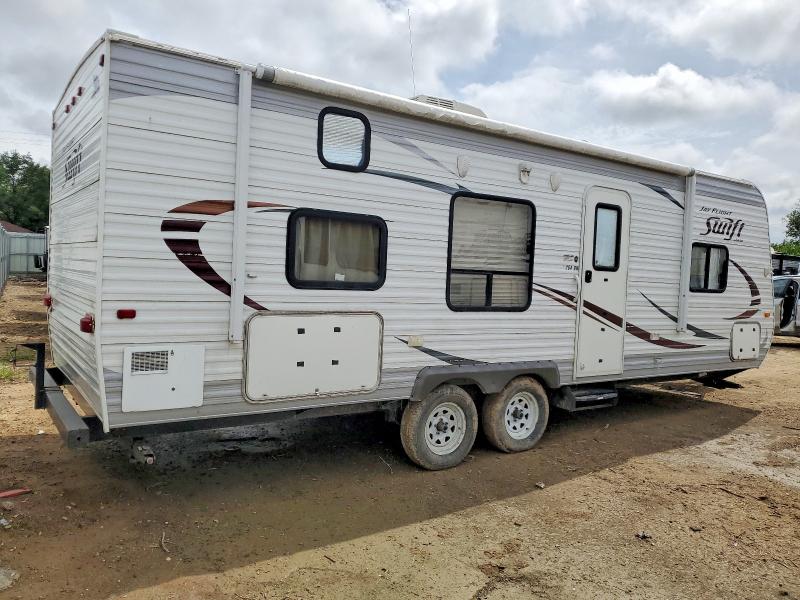 2014 Jaco jay flight VIN 1UJBJ0BN5E17B0376 COPART salvage auction — HAIL, KS - CERT OF TITLE-SALVAGE, sold $2,750 on 2026-08-27 (photo 4)