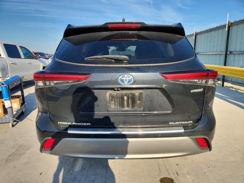 2021 Toyota VIN 5TDEBRCHXMS017767 COPART salvage auction — WATER/FLOOD, Tx - Salvage Title-Flood Damage, sold $17,900 on 2026-07-02 (photo 6)