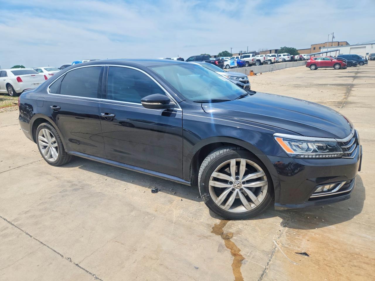2018 Volkswagen Passat VIN 1VWBA7A39JC006772 COPART salvage auction — Side, TX - SALVAGE VEHICLE TITLE, sold $3,050 on 2026-07-09 (photo 4)