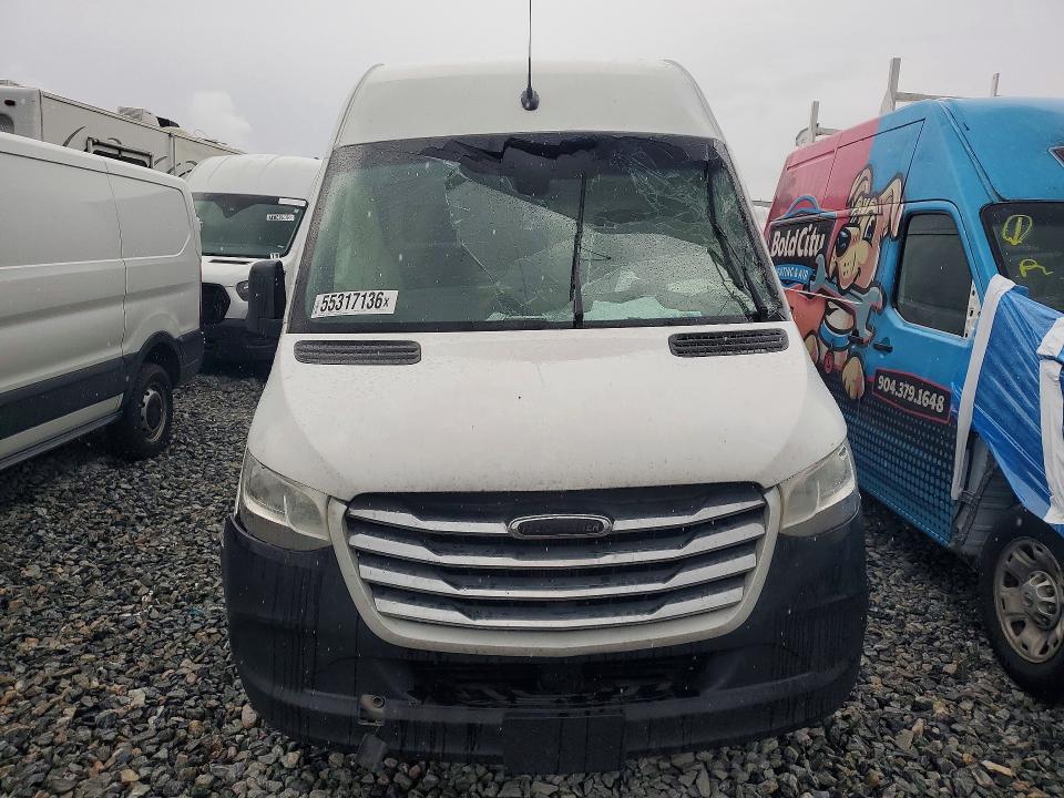2019 Freightliner Sprinter 2500 VIN WDRPF1CDXKT009789 COPART salvage auction — ALL OVER, FL - CERT OF TITLE SLVG REBUILDABLE, sold $300 on 2026-07-29 (photo 5)